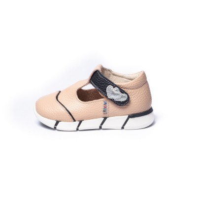 Natural leather girl shoes model LUNA Natural leather girl shoes model LUNA