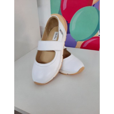 Natural leather ballet flats model WHITEY