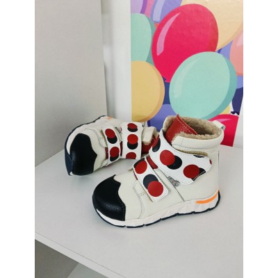 Natural leather kids boots model YLVA