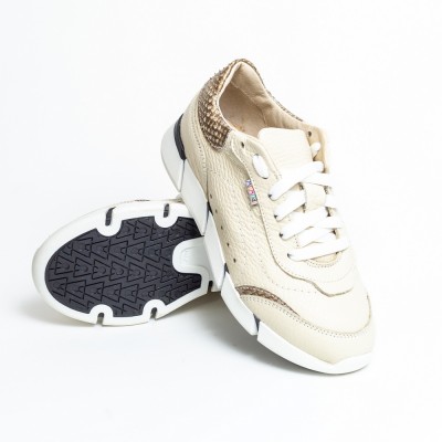 Girl sneakers model HELIA Girl sneakers model HELIA