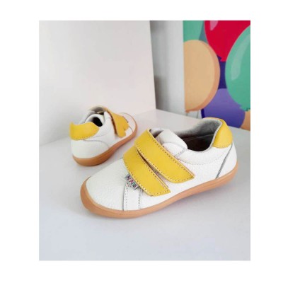 Natural leather baby girl sneakers model CASEY Natural leather baby girl sneakers model CASEY